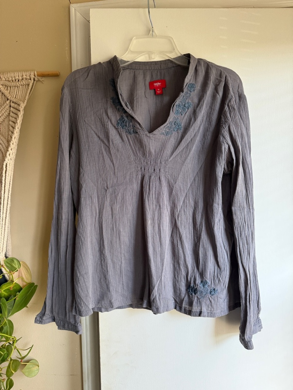 Mossimo Supply Co. Women's Blue-Gray Embroidered V-Neck Long Sleeve Tunic Top